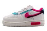 Nike Air Force fille – Blanches avec détails roses et bleus - Image 2
