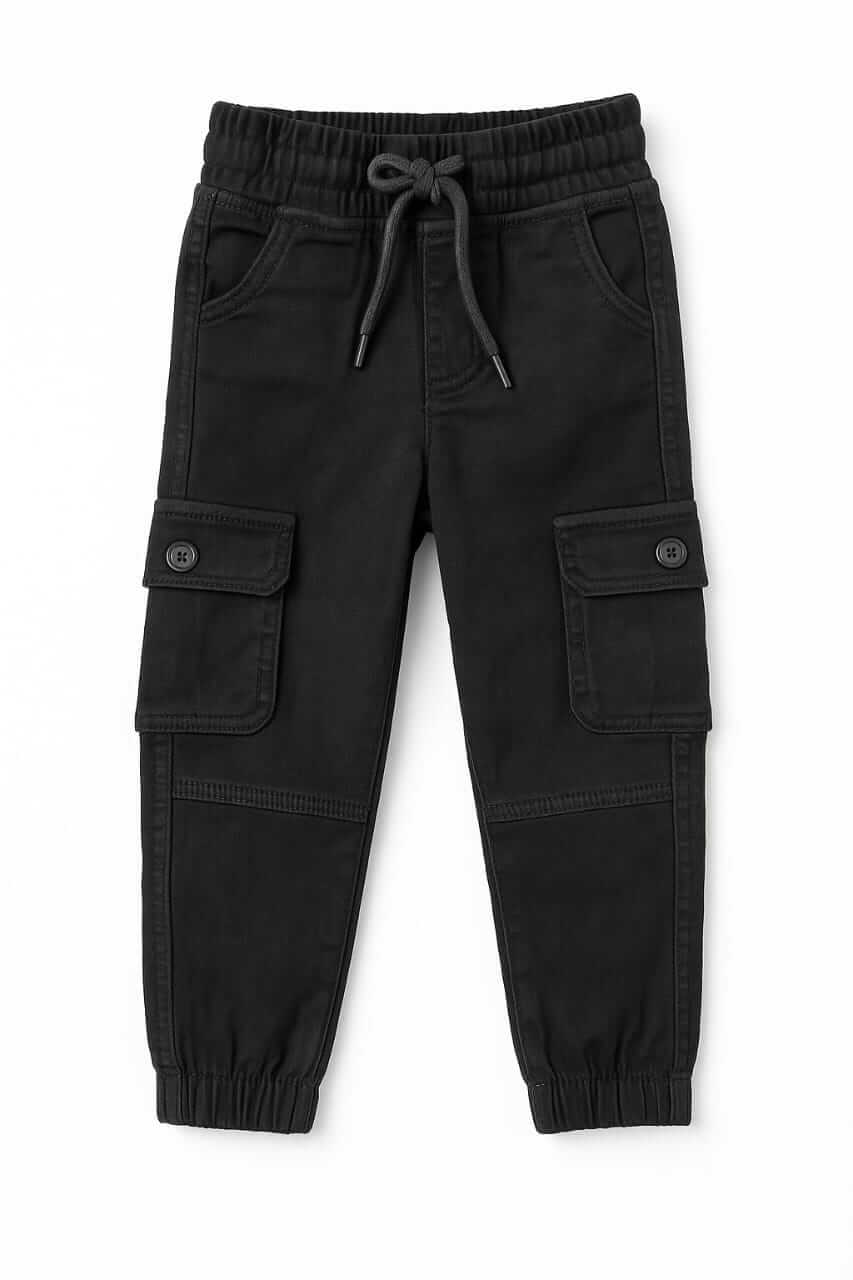IMG-20250823-WA0001 Pantalon cargo garçon noir avec cordon et poches latérales - Image 1