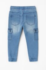 Pantalon cargo garçon en jean bleu avec cordon et poches - Image 2
