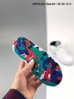 Nike Air Force montant garçon – Blanc avec détails multicolores - Image 4