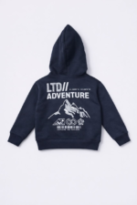 Sweat à capuche garçon imprimé aventure – LTD Kids - Image 2