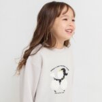 Sweat-shirt fille motif relief texture bouclette (Caniche / Boisson Gourmande) - Image 2