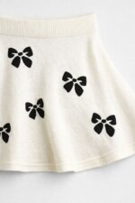 Jupe Évasée Fille en Tricot - Imprimé Nœuds Papillon (Blanc Écru ou Gris) - Image 3