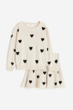 Ensemble Fille 2 Pièces en Tricot - Pull Manches Longues & Jupe Évasée Motif Cœurs (Crème / Blanc Écru)