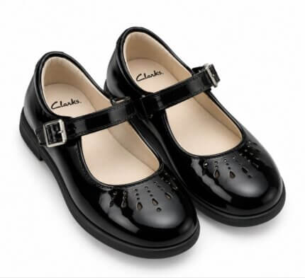 Chaussures Fille Clarks en Cuir Verni Noir – Salomés / Ballerines à Bride et Perforations Cœur