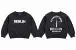 Sweat Garçon Primark Noir et Vert à Motifs Berlin et Ireland - Image 3